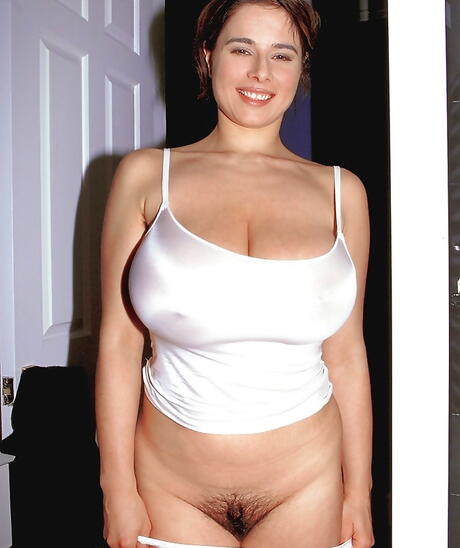 Lovely german milf Chloe Vevrier in nasty foot fetish action 